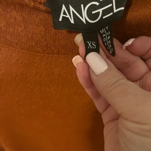 Angel Women's Sweater in Rust. Fits more to large than xs - Picture 2 of 2
